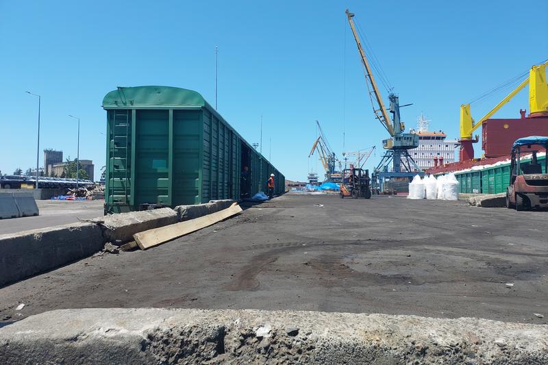 Open wagon at a port quay
